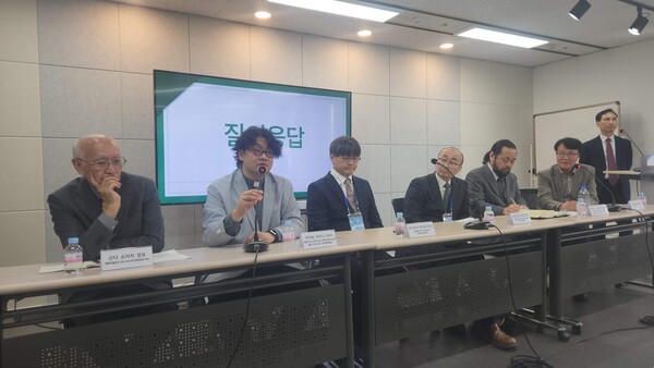 일본 이단 피해자들의 숫자와 피해액을 밝힌 사이토 아츠니 목사(사진 왼쪽에서 두번째)